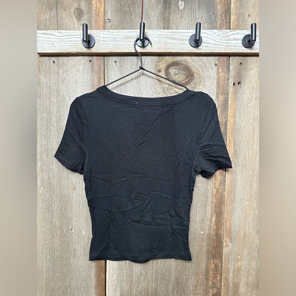 Love Tree V-Neck Button Waffle Top in Black Size Large - Picture 7 of 17